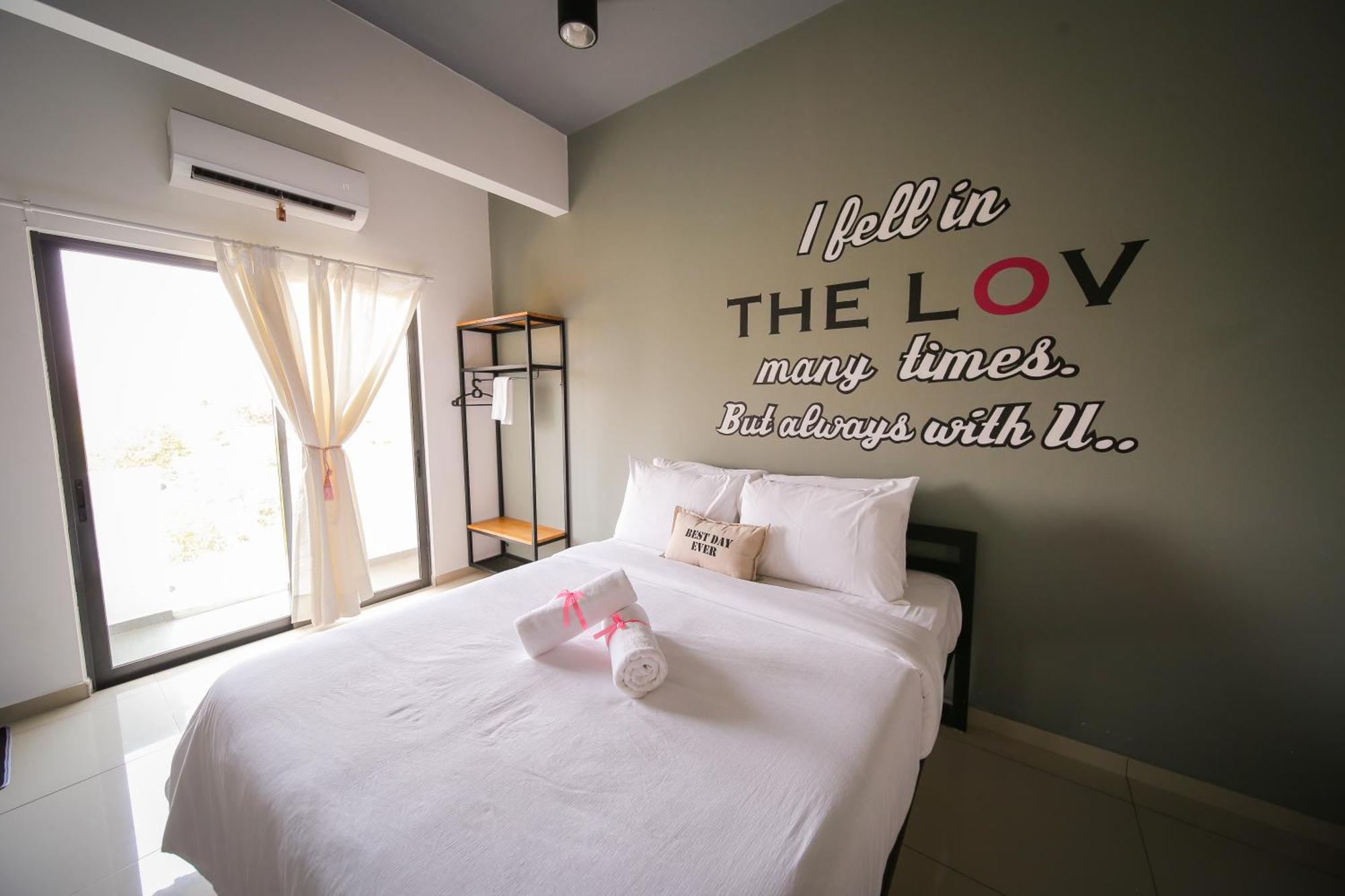 The Best Hotel In Bayan Lepas - The Lov Penang Екстер'єр фото